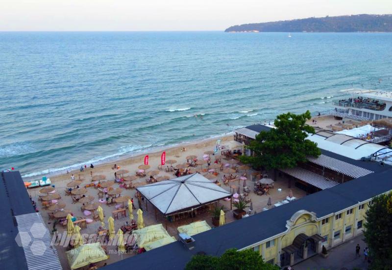 Beach bar/restoran sa privatnom plažom - Dok na Jadranu 